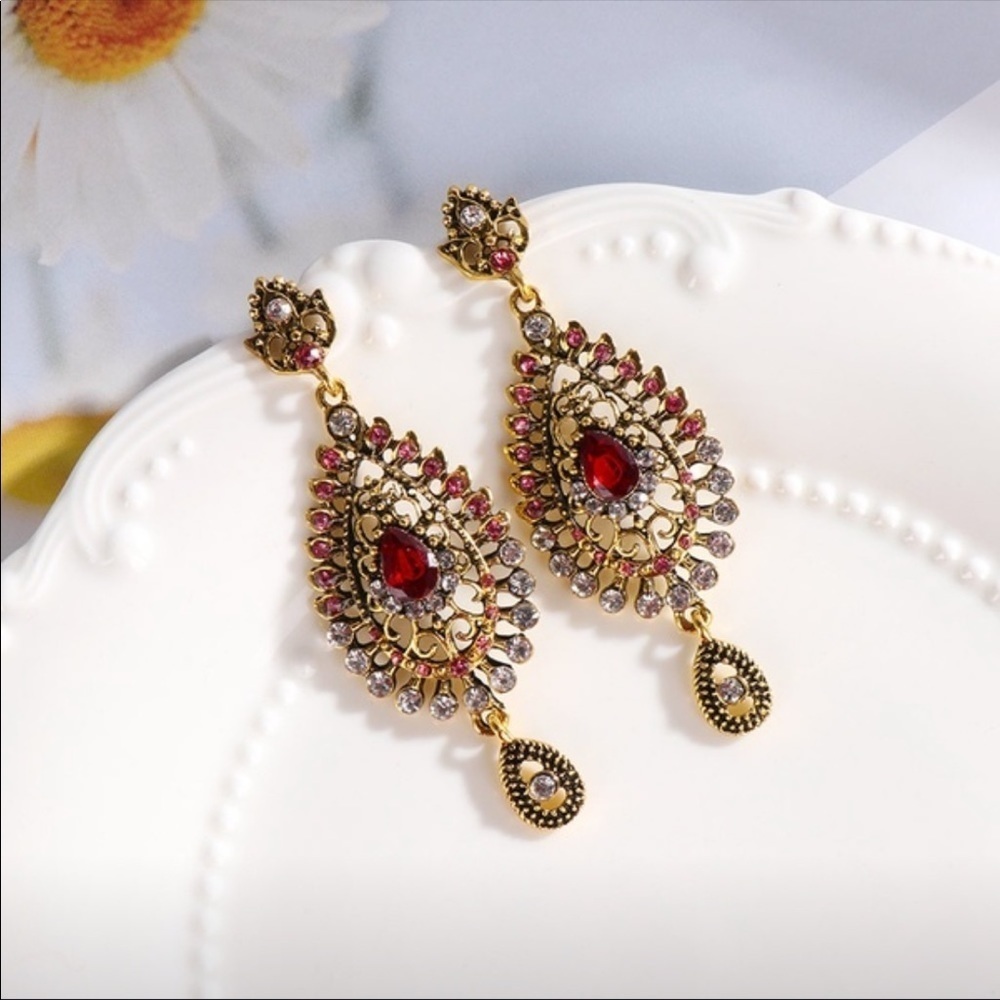 Boho long desi Indian style crystal earrings - Picture 7 of 8